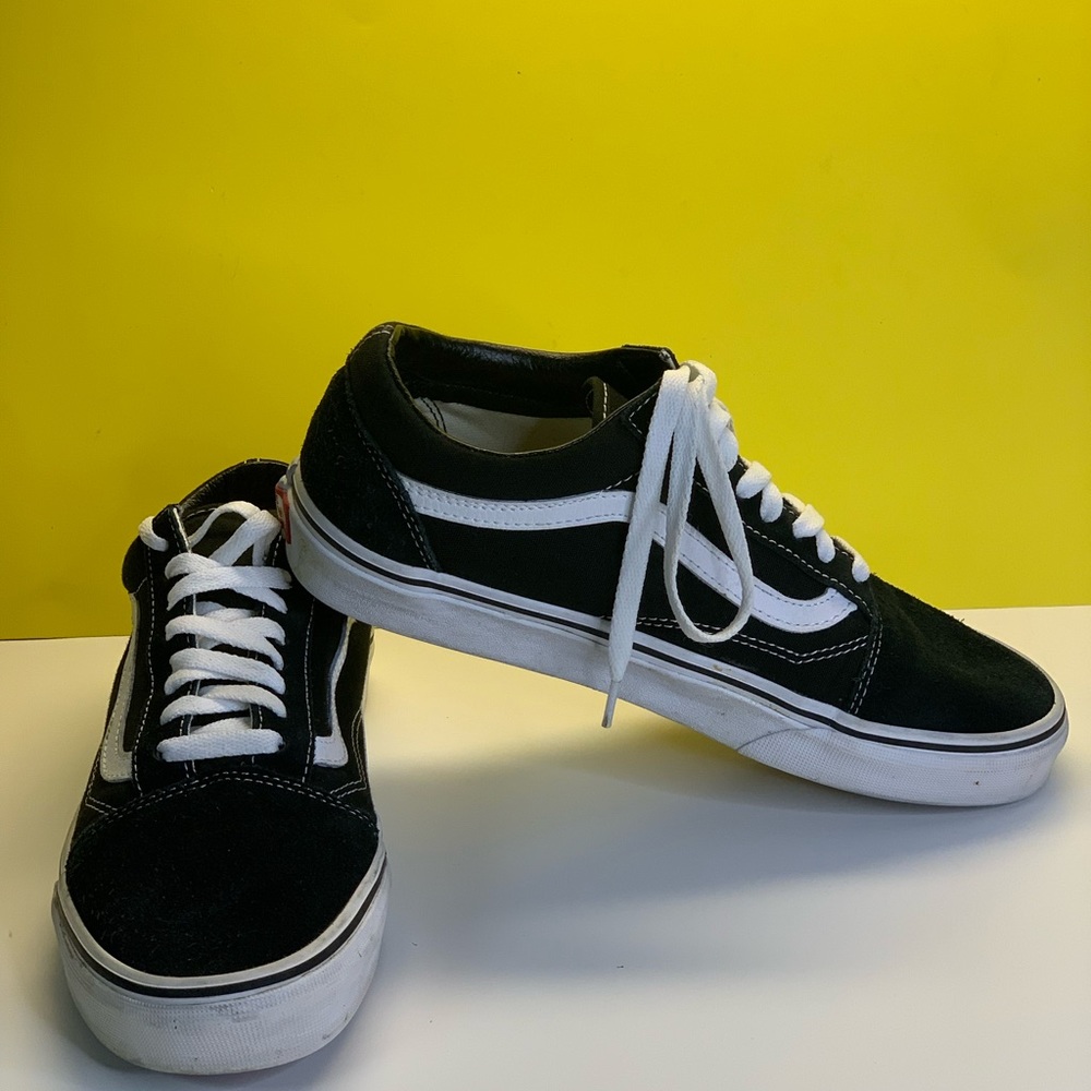 Vans Low Unisex Sneakers W-9, M-7.5